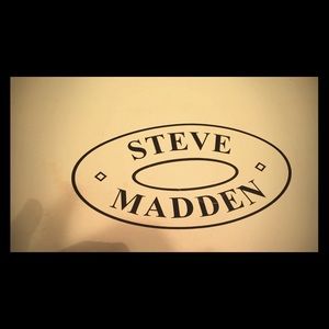 Steve Madden Women patent leather high heel shoes.
